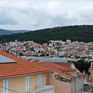 Gostinjska kuća Slavica, Okrug Gornji